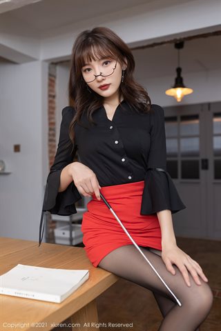 [XiuRen] No.3961 Model Lu Xuanxuan tutor guru tema semi-terbuka pakaian seksi ultra-tipis sutra hitam menawan godaan foto - 0009.jpg