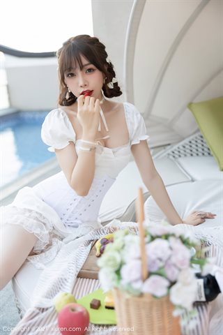 [XiuRen] No.3998 Goddess Zhizhi Booty Shenzhen travel photo poolside white tulle dress with open pork shreds temptation photo - 0003.jpg