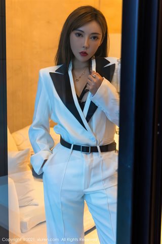 [XiuRen] No.4008 Model cute Chinese medicine baby Sanya travel photo of white sassy suit half-exposed and empty underwear - 0006.jpg