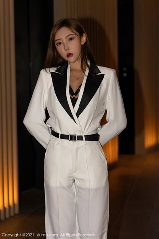 [XiuRen] No.4008 Model cute Chinese medicine baby Sanya travel photo of white sassy suit half-exposed and empty underwear - 0010.jpg