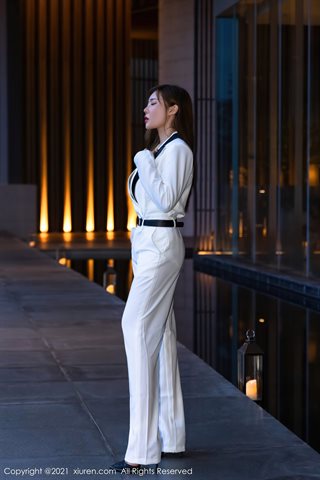 [XiuRen] No.4008 Model cute Chinese medicine baby Sanya travel photo of white sassy suit half-exposed and empty underwear - 0015.jpg