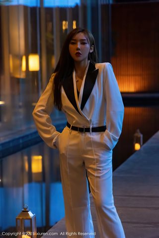 [XiuRen] No.4008 Model cute Chinese medicine baby Sanya travel photo of white sassy suit half-exposed and empty underwear - 0026.jpg