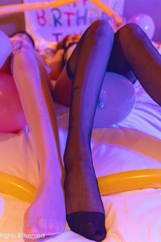 [XiuRen] No.4025 Diosa Wang Yuchun y Zhu Keer fiesta de cumpleaños tema habitación privada seductora y tentadora foto bajo luz - 0095.jpg