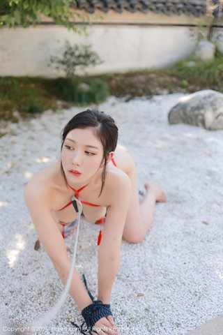 [XiuRen] No.4032 Model Li Yarou Dali Brigade schießt ein Outdoor-Foto, auf dem sie den wunderschönen Kimono auszieht und die Milch - 0044.jpg