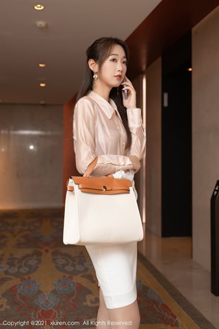 [XiuRen] No.4045 La camisa rosa sexy de la habitación privada de la modelo Tang Anqi y la falda corta blanca muestran la mitad de - 0019.jpg