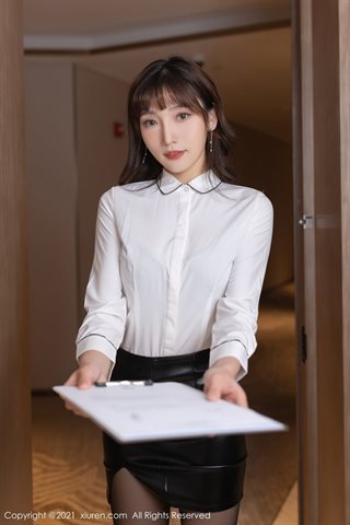 [XiuRen] No.4068 Model Lu Xuanxuan Chongqing Reisefoto weißer Arbeitsplatz OL Thema privates Zimmer Datei öffnen schwarze - 0006.jpg