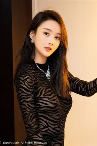 [XiuRen] No.4076 新人モデル夏の赤ちゃん民家魅力的な黒のドレスと黒のシルクサスペンダー魅惑的な誘惑写真 - 0012.jpg