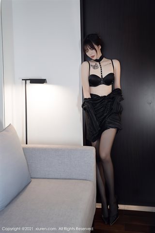 [XiuRen] No.4080 نموذج Arude Weiwei ملابس ساحرة ومتعددة الألوان ملابس داخلية مثيرة نصف مكشوفة من الحرير الأسود أرجل جميلة صورة إغر - 0050.jpg