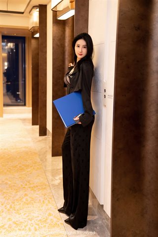 [XiuRen] No.4081 Model Su Xiaoman babyface black OL half stripped sexy lingerie lace suspenders temptation photo - 0006.jpg