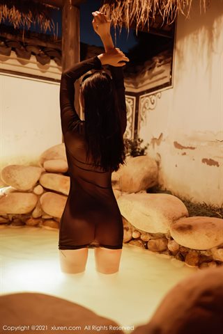 [XiuRen] No.4090 모델 Li Yarou Dali 여행 촬영 개인실 오픈 원피스 블랙 실크 + 얇은 쉬어 원피스 젖은 몸 유혹 사진 - 0033.jpg