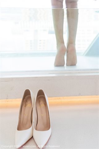 [XiuRen] No.4103 Das Privatzimmer von Model Yuner ist wunderschön und farbenfroh in Strapsen - 0034.jpg