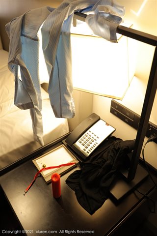 [XiuRen] No.4132 Modelo Verano bebé clásico profesional OL tema habitación privada falda corta negra que muestra las nalgas - 0094.jpg