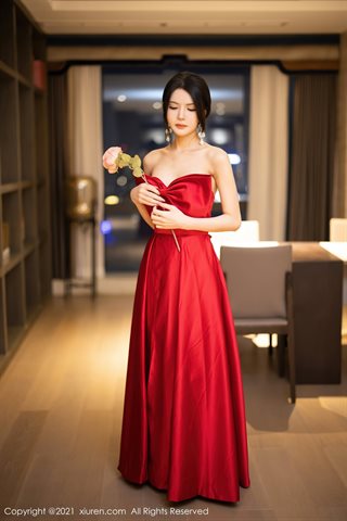 [XiuRen] No.4133 Model Yuanyuan sauce Belle Yangtze River Delta travel shoot private room off scarlet dress show plump body - 0001.jpg