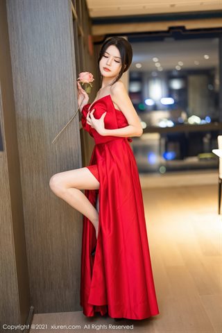 [XiuRen] No.4133 Model Yuanyuan sauce Belle Yangtze River Delta travel shoot private room off scarlet dress show plump body - 0002.jpg