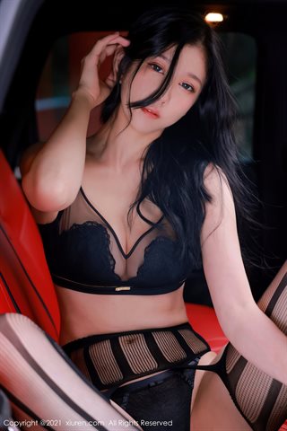[XiuRen] No.4179 Modèle Li Yarou 182CM tir de voiture en plein air lingerie sexy avec des bas noirs charmante photo de tentation - 0042.jpg