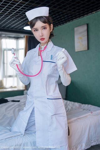 [XiuRen] No.4187 熱い体と巨乳の誘惑写真を示す新しいモデルXiaMomotife個室白いセクシーな看護師の衣装 - 0008.jpg