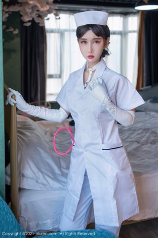[XiuRen] No.4187 熱い体と巨乳の誘惑写真を示す新しいモデルXiaMomotife個室白いセクシーな看護師の衣装 - 0034.jpg