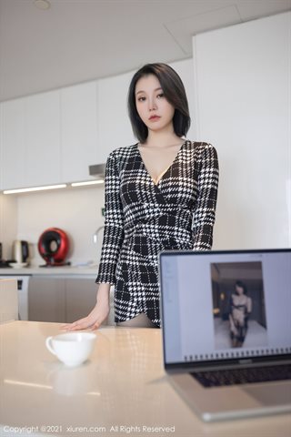 [XiuRen] No.4189 Модель Enron Maleah Chongqing Travel Shooting Maintenance Plot Сексуальное белье с черным шелковым искушением - 0018.jpg