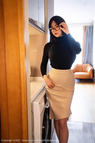 [XiuRen] No.4212 A irmã real Gu Qiaonan Cora tira suas roupas sensuais em seu quarto privado, revelando lingerie sexy, seios - 0008.jpg