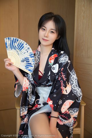[XiuRen] No.4313 一颗甜蛋黄a Japanischer Kimono und Strümpfe in Primärfarben - 0005.jpg