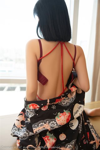 [XiuRen] No.4313 一颗甜蛋黄a Japanischer Kimono und Strümpfe in Primärfarben - 0056.jpg