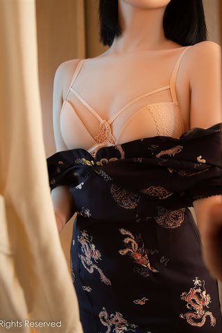[XiuRen] No.4334 一颗甜蛋黄a черное платье с цветочным принтом черный шелк - 0025.jpg