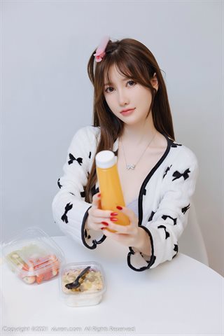 [XiuRen] No.4365 美桃酱 Nữ tiếp viên Hàn Quốc chủ đề màu hoa cà đồ lót vớ màu cơ bản - 0060.jpg