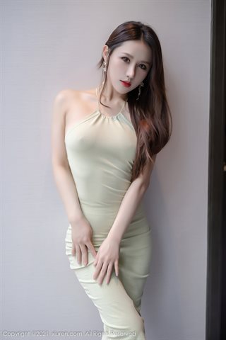 [XiuRen] No.4391 徐安安 Perjalanan Jiangsu, Zhejiang, dan Shanghai memotret rok panjang hijau dan stoking putih - 0011.jpg