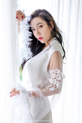 [XiuRen] No.4420 艾静香 Weißes Kleid mit weißen Absätzen - 0002.jpg