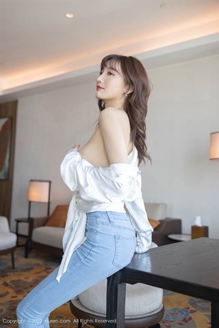[XiuRen] No.4425 陆萱萱 calça jeans branca - 0086.jpg