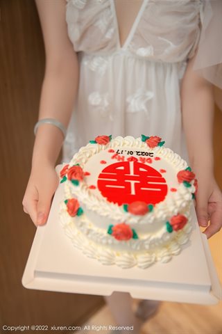 [XiuRen] No.4530 一颗甜蛋黄a Robe transparente blanche sur le thème de l'anniversaire de mariage - 0003.jpg