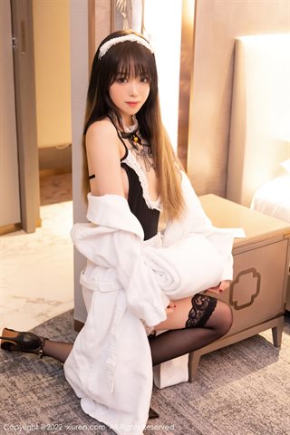 [XiuRen] No.4535 奶瓶 White coat and black lace underwear with black silk - 0004.jpg