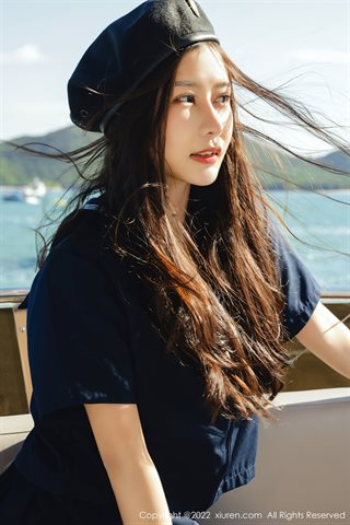 [XiuRen] No.4536 尹甜甜 Fotografia di yacht offshore abito lungo scuro lingerie bianca - 0008.jpg