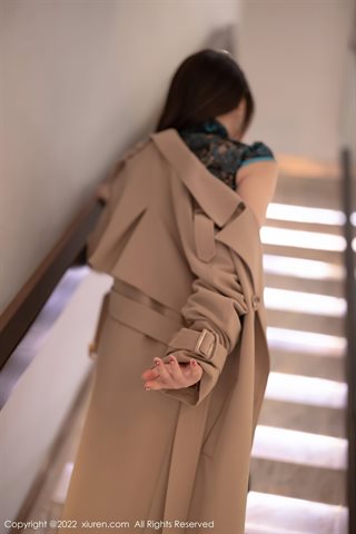 [XiuRen] No.4543 芝芝Booty Apricot jacket, dark cheongsam with black silk - 0005.jpg