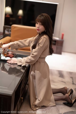 [XiuRen] No.4543 芝芝Booty Apricot jacket, dark cheongsam with black silk - 0057.jpg