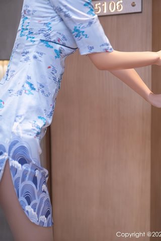 [XiuRen] No.4552 唐安琪 Cosplay Stewardess Cheongsam graue Strümpfe silberne High Heels - 0029.jpg