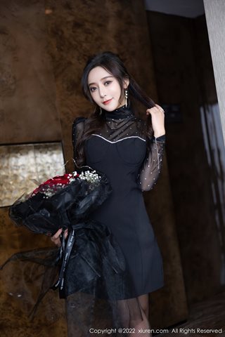 [XiuRen] No.4574 王馨瑶yanni Sous-vêtement en soie noire et soie rouge - 0001.jpg