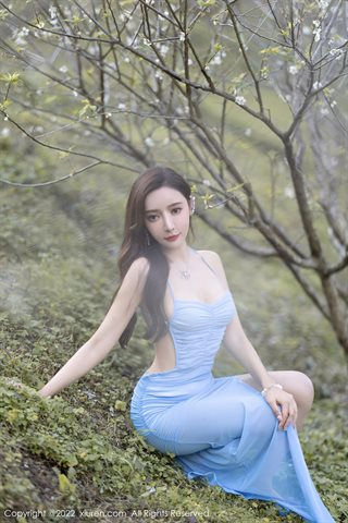 [XiuRen] No.4581 王馨瑶yanni आउटडोर हल्की नीली लंबी पोशाक इनडोर बाथटब थीम - 0059.jpg