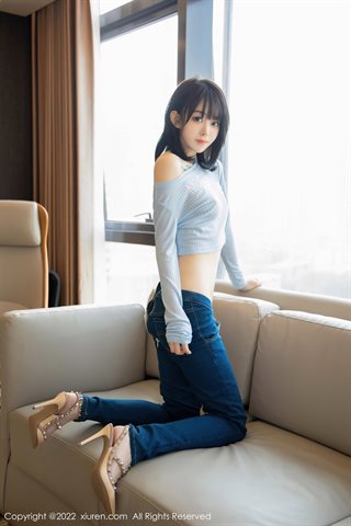 [XiuRen] No.4584 奶瓶 Light blue jacket with jeans - 0049.jpg