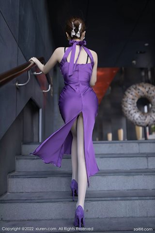 [XiuRen秀人网] No.4607 鱼子酱Fish فستان طويل أرجواني مع جوارب ملونة أساسية - 0001.jpg