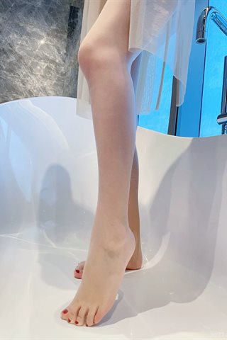 [XiuRen秀人网] No.4616 唐安琪 Jaleco branco médico de família cosplay com meias de cor primária - 0083.jpg