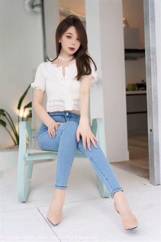 [XiuRen秀人网] No.4633 言沫 Lingerie de renda branca jeans azul - 0008.jpg