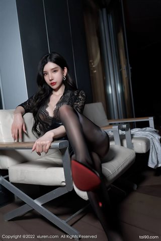 [XiuRen秀人网] No.4641 周于希Sally Black miniskirt with black silk high heels - 0015.jpg