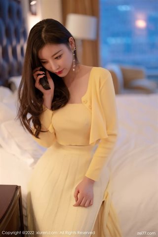 [XiuRen秀人网] No.4654 杨晨晨Yome Gaun kuning dengan stoking warna primer - 0016.jpg