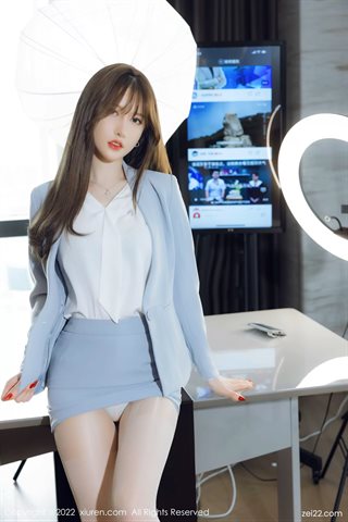 [XiuRen秀人网] No.4658 美桃酱 Đồng phục váy xanh nhạt với tất trắng - 0023.jpg