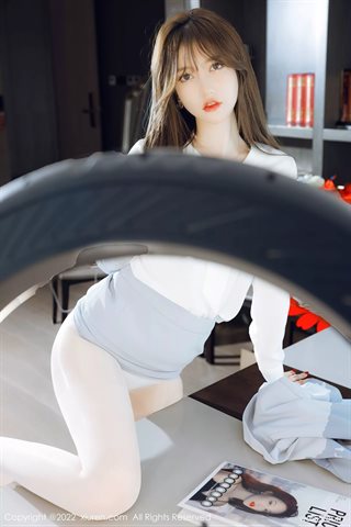 [XiuRen秀人网] No.4658 美桃酱 Đồng phục váy xanh nhạt với tất trắng - 0029.jpg