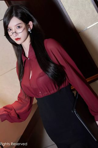 [XiuRen秀人网] No.4659 周于希Sally Pakaian dalam renda abu-abu dengan sutra hitam sepatu hak tinggi merah tua - 0011.jpg