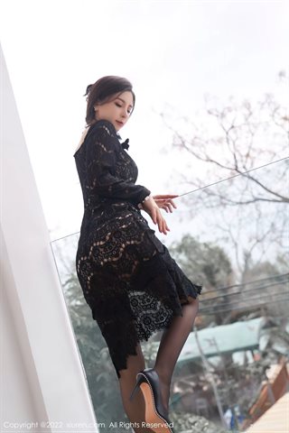 [XiuRen秀人网] No.4668 小蛮妖Yummy Черное платье и черное нижнее белье с черными чулками - 0010.jpg