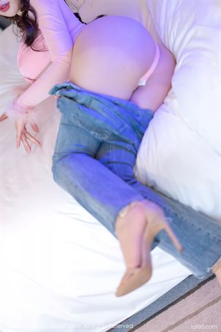 [XiuRen秀人網] No.4672 小海臀Rena 粉色服飾搭配牛仔褲 - 0016.jpg