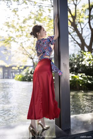 [XiuRen秀人网] No.4674 鱼子酱Fish vestido vermelho calcinha de renda preta - 0002.jpg